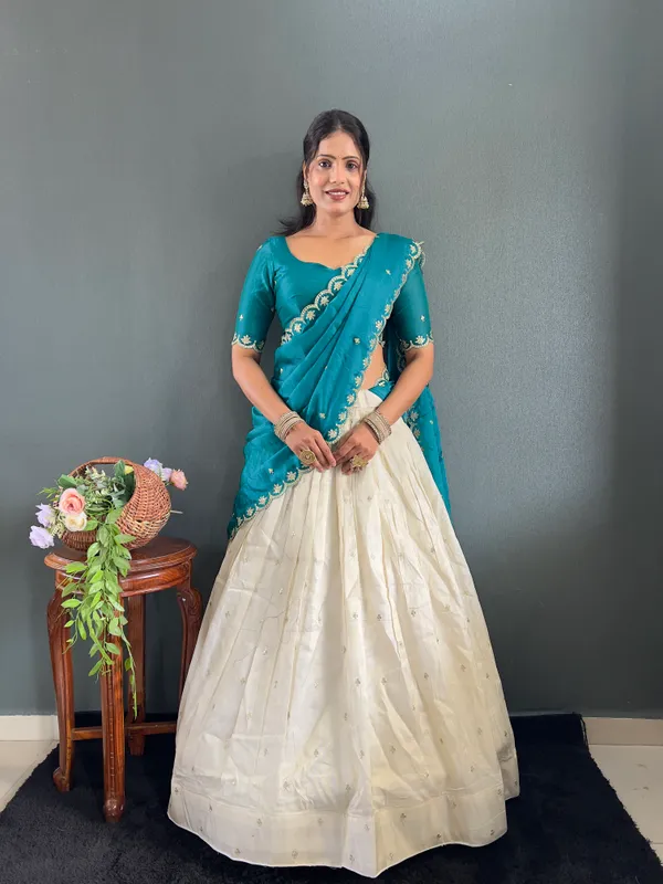 Varuni_Lahenga _is_Festival_Launching_Lehenga_Choli