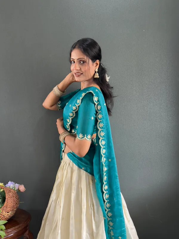 Varuni_Lahenga _is_Festival_Launching_Lehenga_Choli
