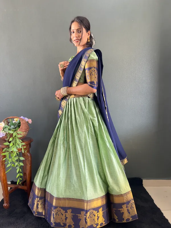Varuni_Lahenga__is_Festival_Launching_Lehenga_Choli