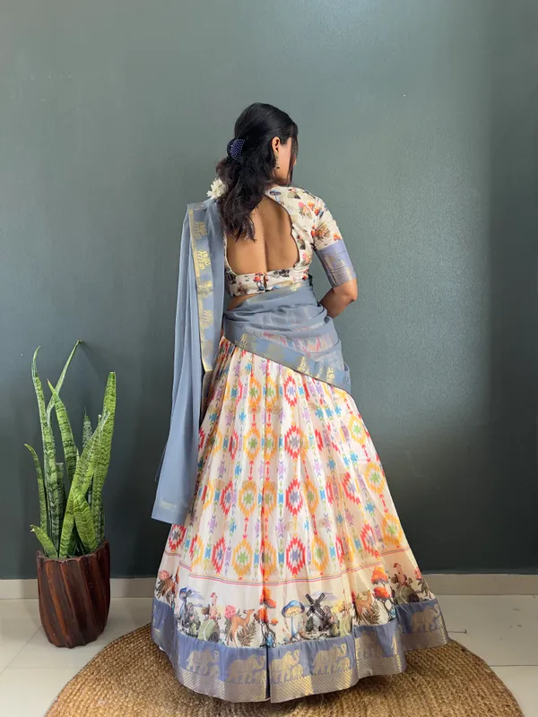 Varuni_Lahenga__is_Festival_Launching_Lehenga_Choli