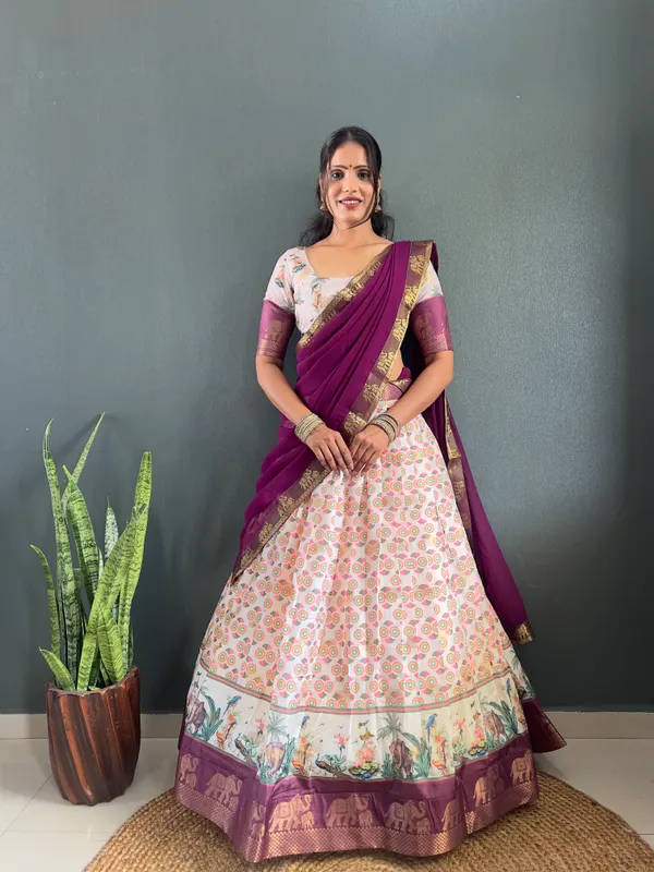 Varuni_Lahenga__is_Festival_Launching_Lehenga_Choli
