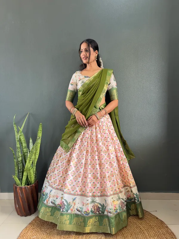 Varuni_Lahenga__is_Festival_Launching_Lehenga_Choli