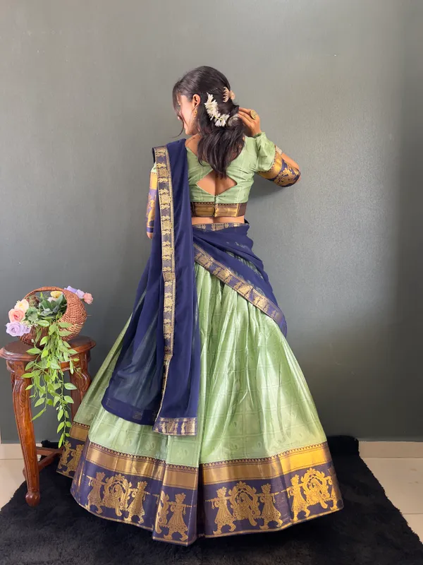 Varuni_Lahenga__is_Festival_Launching_Lehenga_Choli