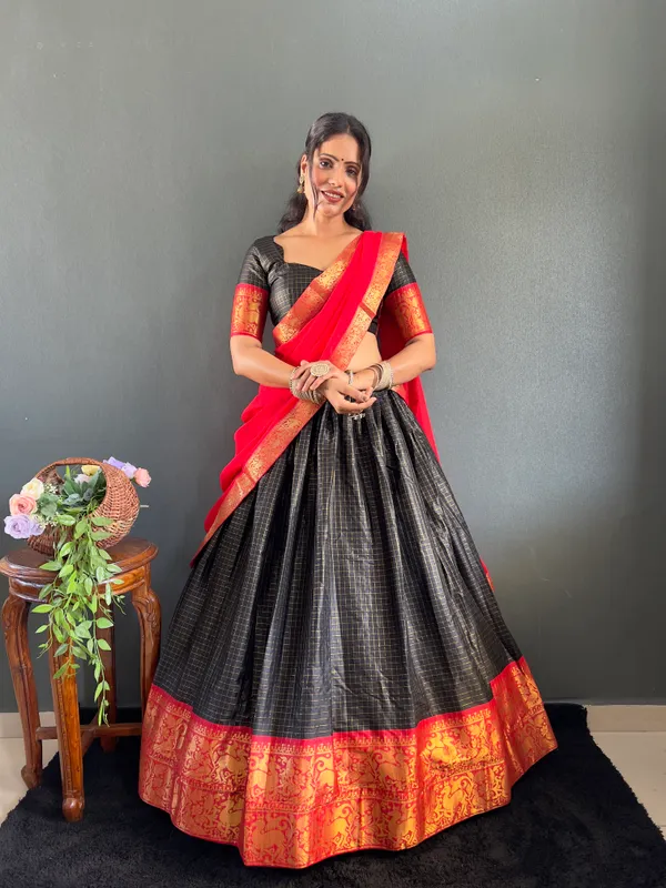 Varuni_Lahenga__is_Festival_Launching_Lehenga_Choli