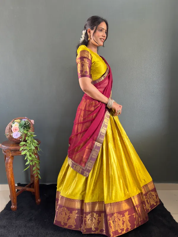 Varuni_Lahenga__is_Festival_Launching_Lehenga_Choli