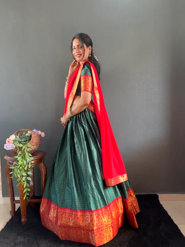 Varuni_Lahenga__is_Festival_Launching_Lehenga_Choli