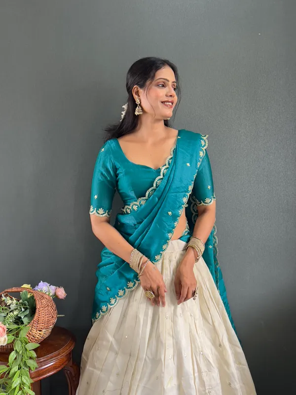 Varuni_Lahenga _is_Festival_Launching_Lehenga_Choli