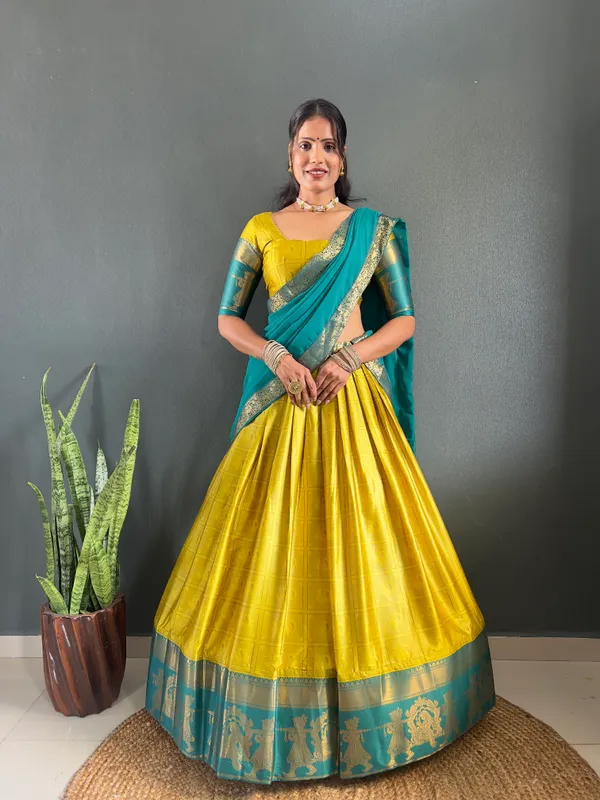 Varuni_Lahenga__is_Festival_Launching_Lehenga_Choli