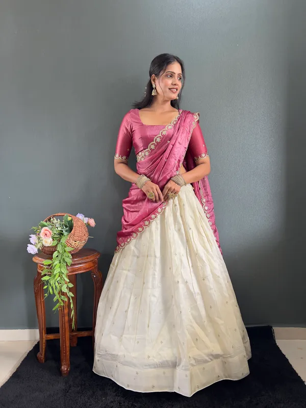 Varuni_Lahenga _is_Festival_Launching_Lehenga_Choli