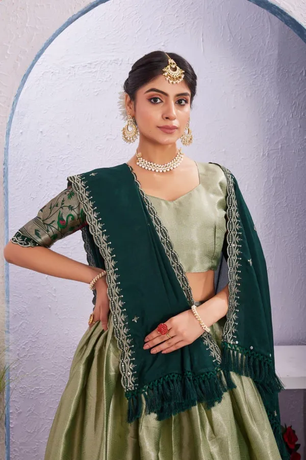 Varuni_Lahenga__is_Festival_Launching_Lehenga_Choli