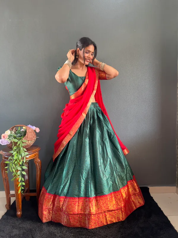 Varuni_Lahenga__is_Festival_Launching_Lehenga_Choli