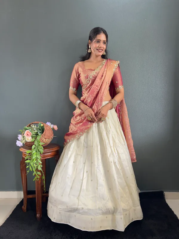Varuni_Lahenga _is_Festival_Launching_Lehenga_Choli