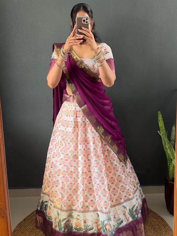 Varuni_Lahenga__is_Festival_Launching_Lehenga_Choli