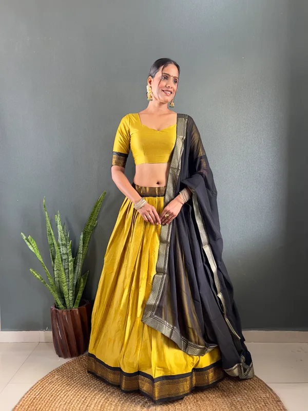 Varuni_Lahenga__is_Festival_Launching_Lehenga_Choli