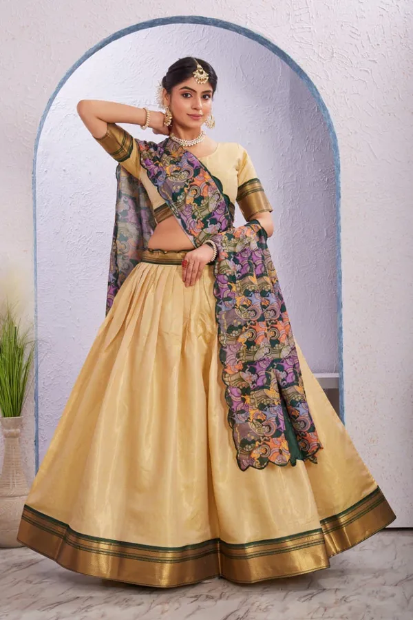 Varuni_Lahenga__is_Festival_Launching_Lehenga_Choli