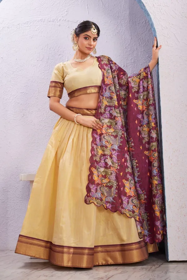 Varuni_Lahenga__is_Festival_Launching_Lehenga_Choli