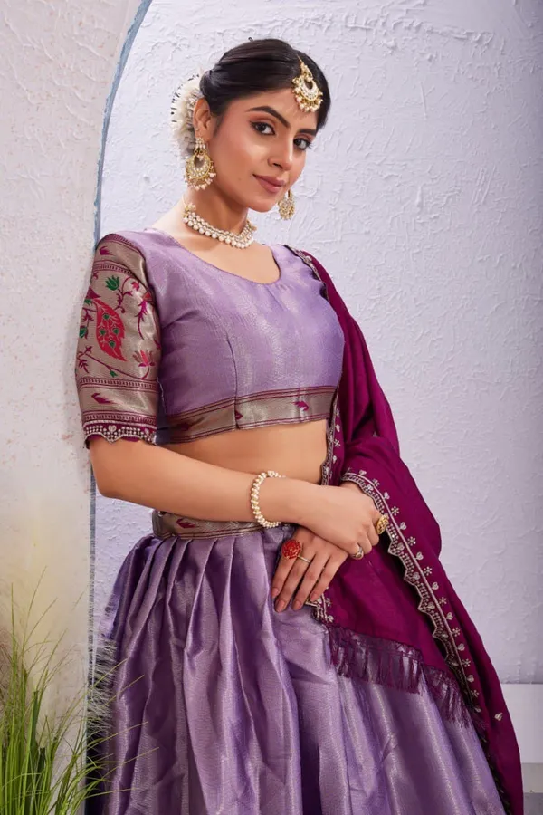 Varuni_Lahenga__is_Festival_Launching_Lehenga_Choli