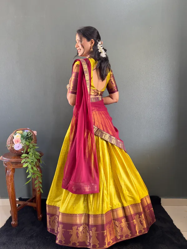 Varuni_Lahenga__is_Festival_Launching_Lehenga_Choli