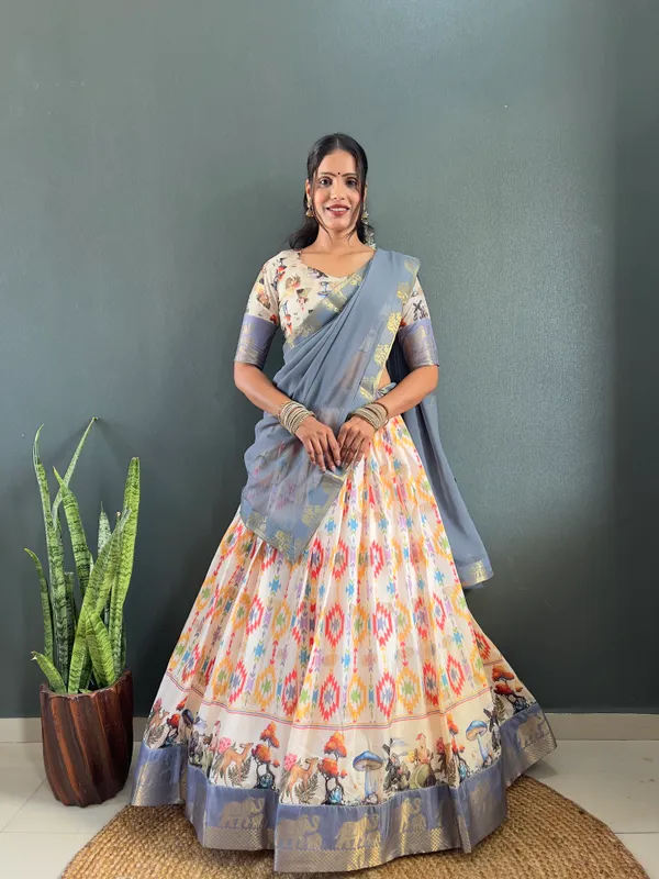Varuni_Lahenga__is_Festival_Launching_Lehenga_Choli