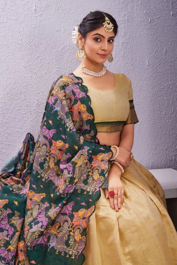 Varuni_Lahenga__is_Festival_Launching_Lehenga_Choli