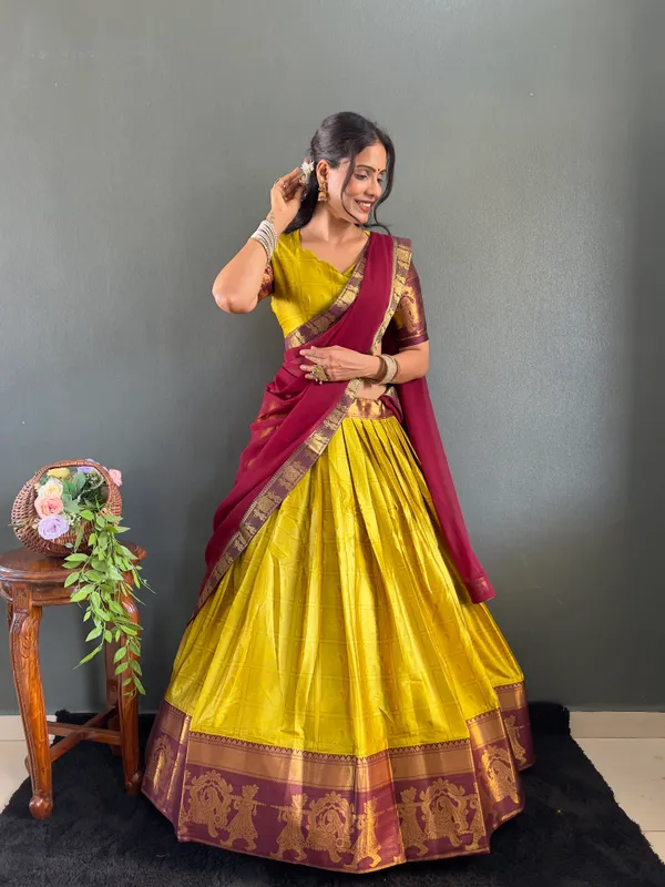 Varuni_Lahenga__is_Festival_Launching_Lehenga_Choli