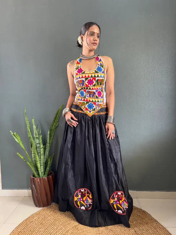 Varuni_Lahenga is_Launching_Navratri_Lehenga_Choli