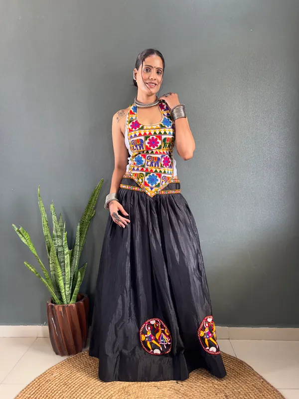Varuni_Lahenga is_Launching_Navratri_Lehenga_Choli