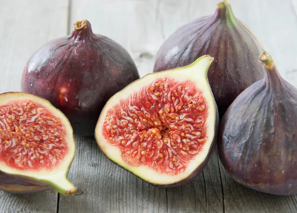 Highly_Benefited_Brown_Fig_Live_Fruit_Plant_(Hybrid,_Pack_Of_1)
