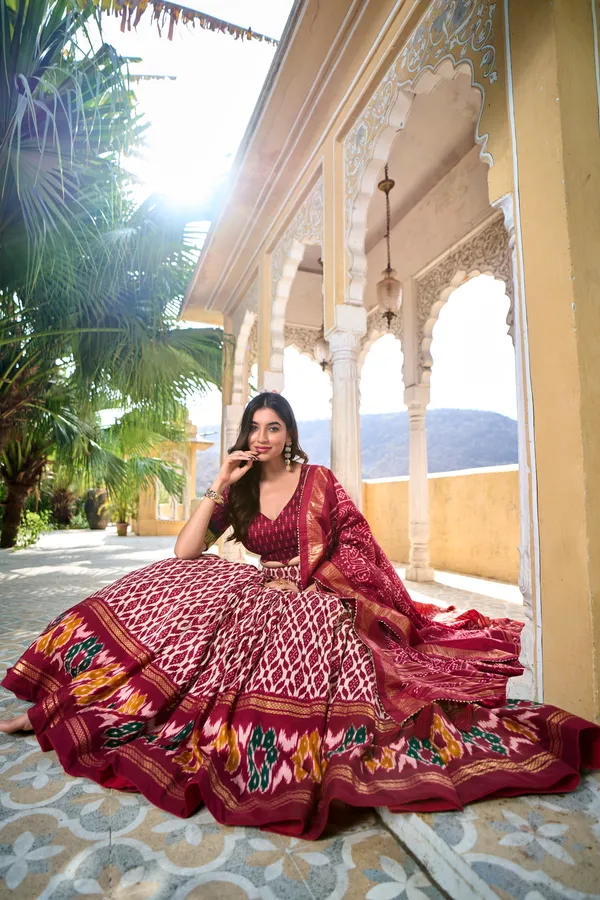 Women's_Wedding_Special_Floral_Lehenga_Choli_with_Foil_Print_&_Gotta_Patti_Dupatta_(maroon)