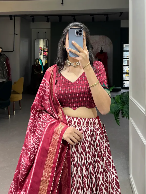 dola_silk_Women's_Wedding_Special_Floral_Lehenga_Choli_with_Foil_Print_&_Gotta_Patti_Dupatta_(maroon)