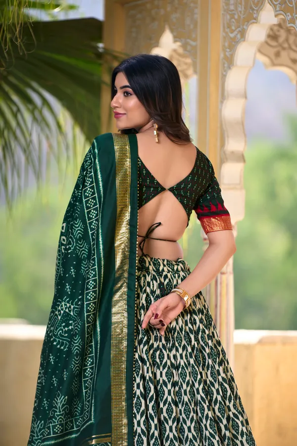 Women's_Wedding_Special_Floral_Lehenga_Choli_with_Foil_Print_&_Gotta_Patti_Dupatta_(green)