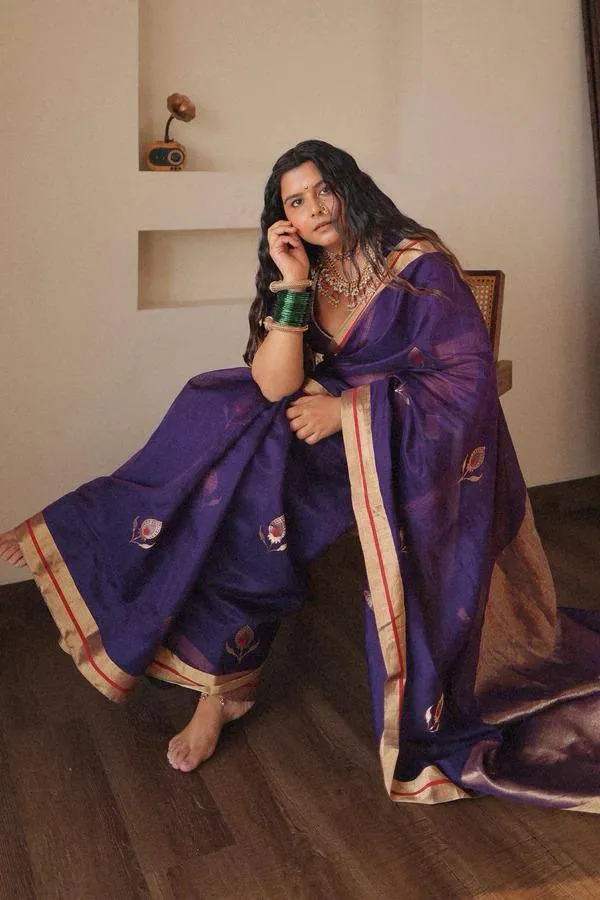 Banarasi_Semi-Silk_Saree_with_Unstiched_Blouse_Piece