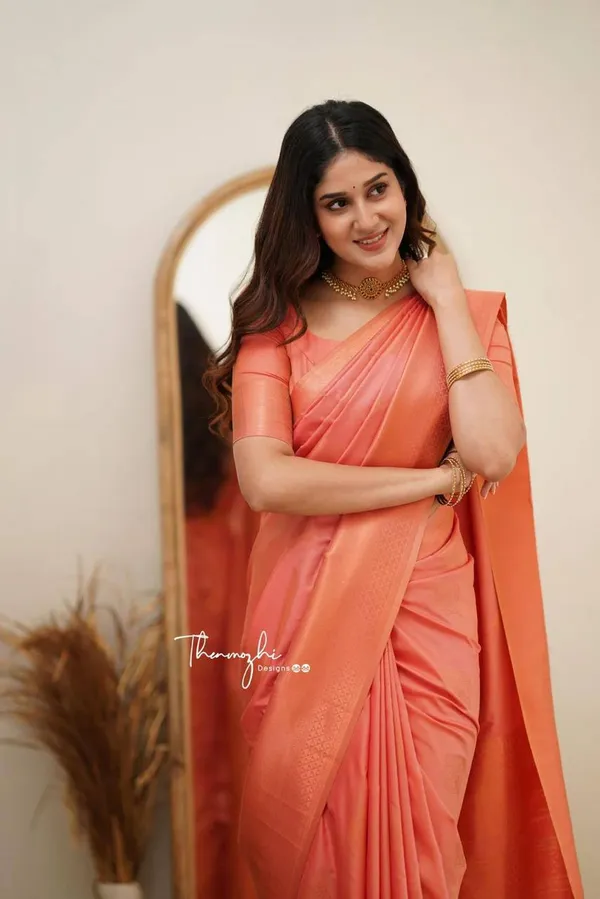 Banarasi_Semi-Silk_Saree_with_Unstiched_Blouse_Piece