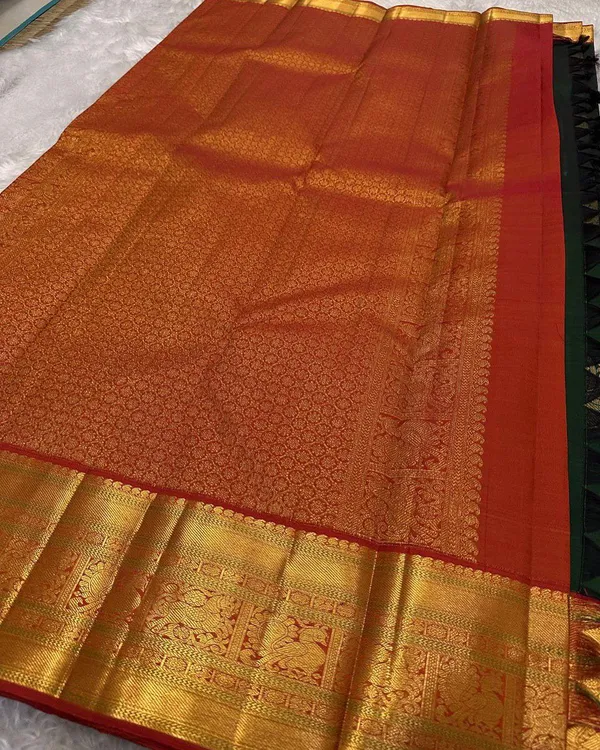 Banarasi_Semi-Silk_Saree_with_Unstiched_Blouse_Piece