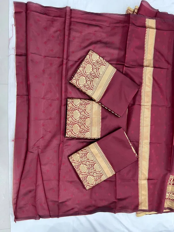 Soft_Banarasi_Lichi_Silk_Saree_with_Unstiched_Blouse_Piece