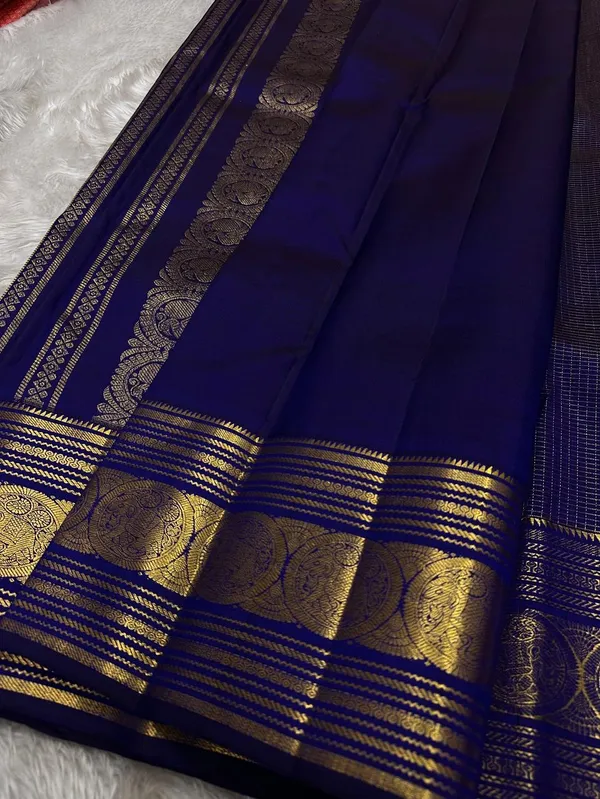Soft_Banarasi_Lichi_Silk_Saree_with_Unstiched_Blouse_Piece