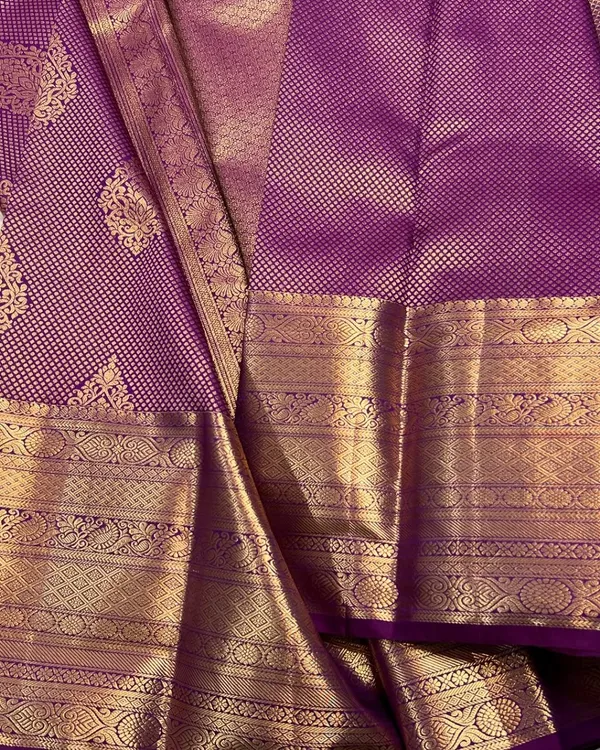 Soft_Banarasi_Lichi_Silk_Saree_with_Unstiched_Blouse_Piece