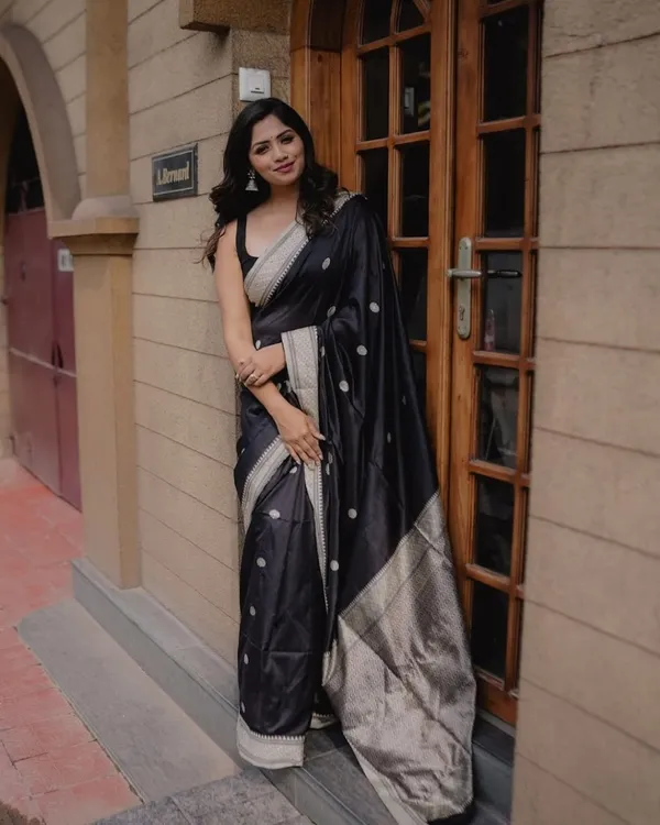 Mesmeric_Black_Soft_Banarasi_Silk_Saree_With_Opulent_Blouse_Piece