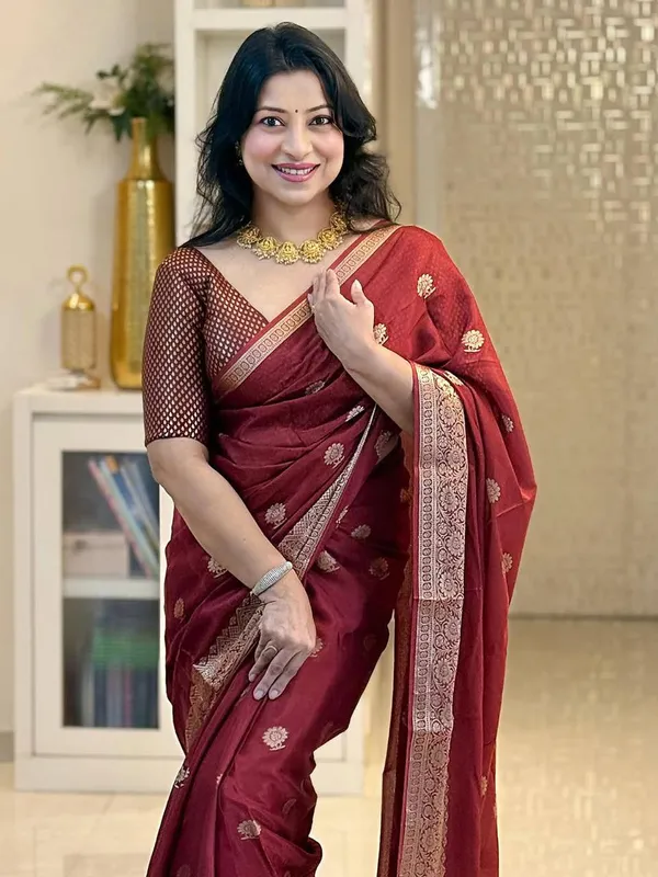Soft_Lichi_Silk_Saree_with_Unstiched_Blouse_Piece