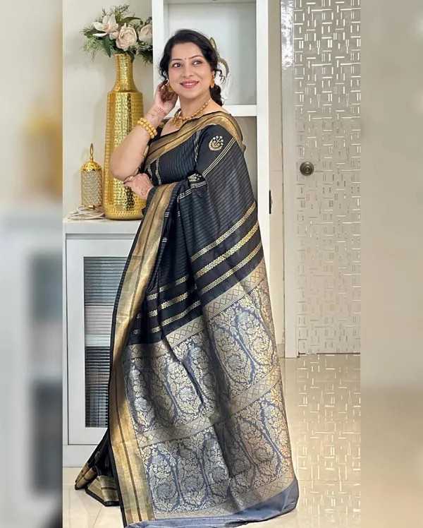 Banarasi_Semi-Silk_Saree_with_Unstiched_Blouse_Piece