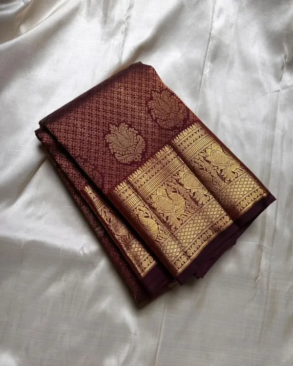 Soft_Banarasi_Lichi_Silk_Saree_with_Unstiched_Blouse_Piece