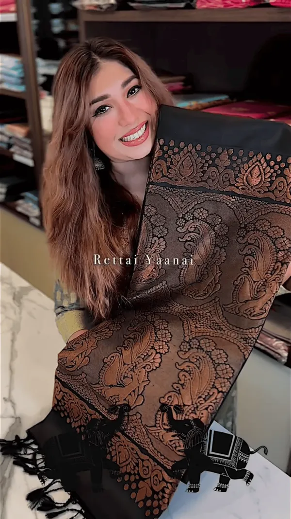 Tremendous_Black_Soft_Banarasi_Silk_Saree_With_Supernal_Blouse_Piece