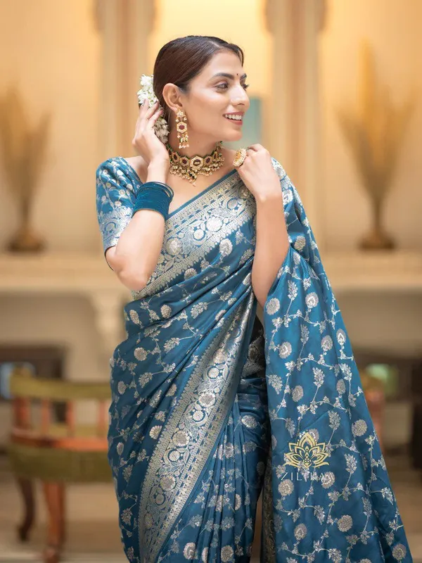 Soft_Banarasi_Lichi_Silk_Saree_with_Unstiched_Blouse_Piece