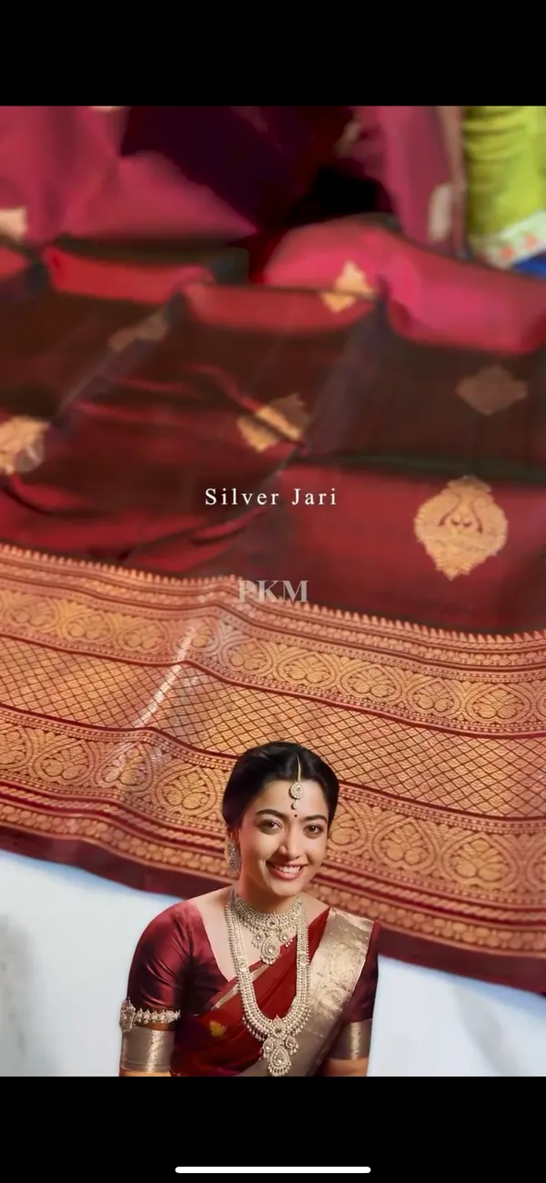 Tremendous_Maroon_Soft_Banarasi_Silk_Saree_With_Supernal_Blouse_Piece
