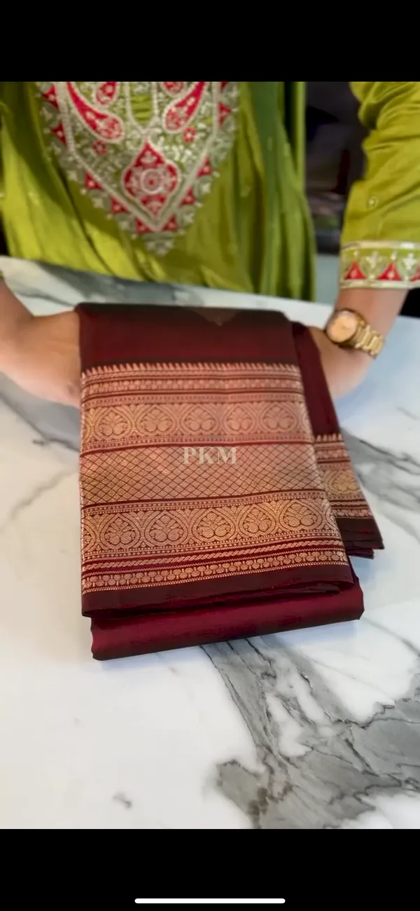 Tremendous_Maroon_Soft_Banarasi_Silk_Saree_With_Supernal_Blouse_Piece