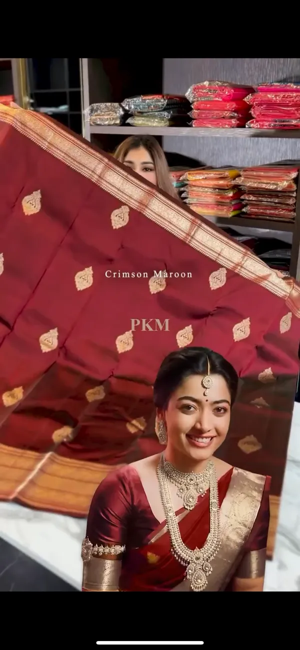 Tremendous_Maroon_Soft_Banarasi_Silk_Saree_With_Supernal_Blouse_Piece