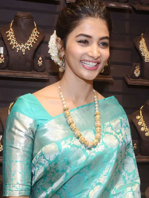 Soft_Banarasi_Lichi_Silk_Saree_with_Unstiched_Blouse_Piece