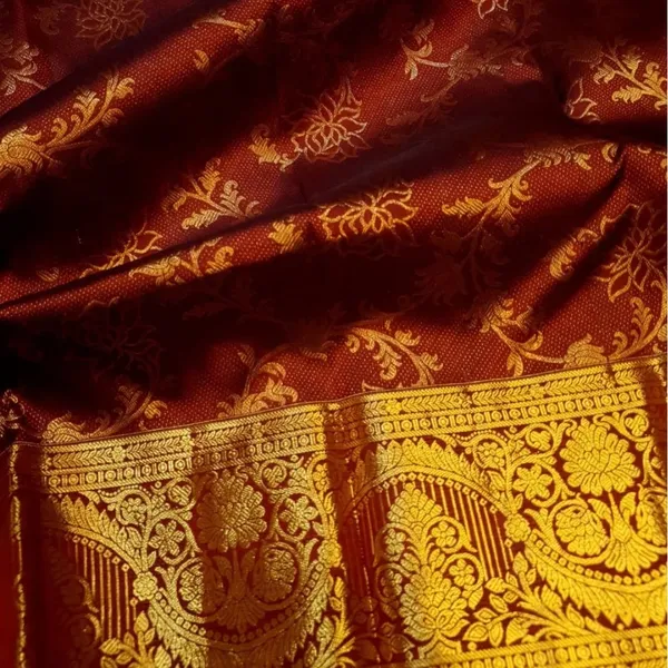 Soft_Banarasi_Lichi_Silk_Saree_with_Unstiched_Blouse_Piece