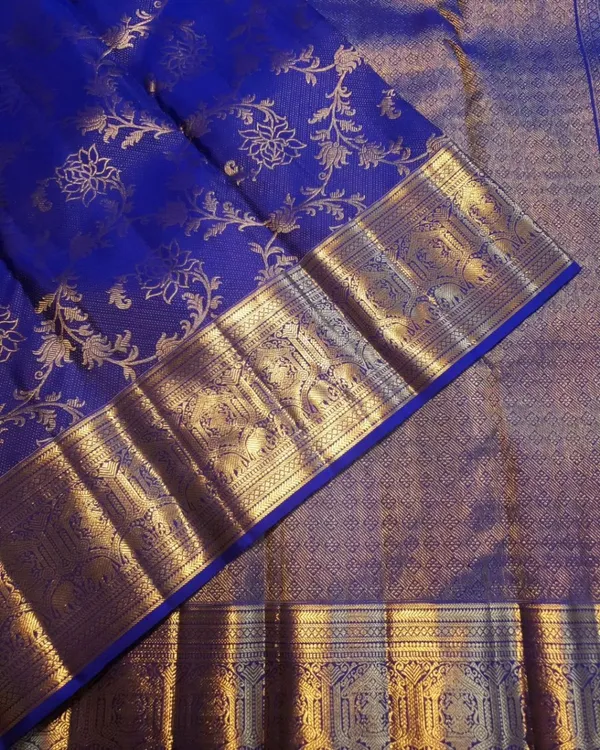 Soft_Banarasi_Lichi_Silk_Saree_with_Unstiched_Blouse_Piece