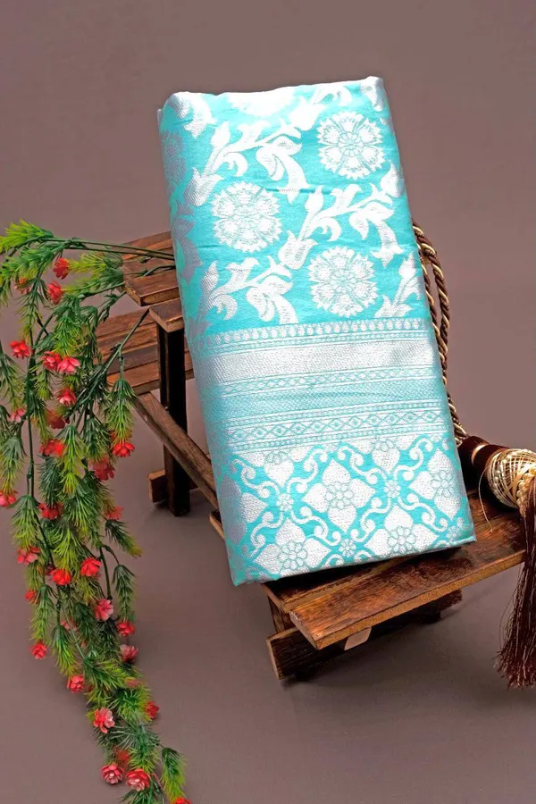 Soft_Banarasi_Lichi_Silk_Saree_with_Unstiched_Blouse_Piece